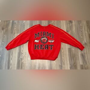 Miami Heat Red NBA Sweatshirt Pullover Yellow Stripe Size XL 2022